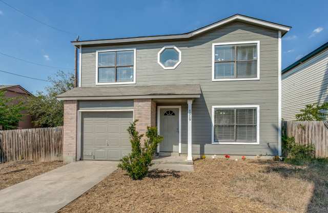 3-BEDROOM HOME IN CANDLEWOOD PARK