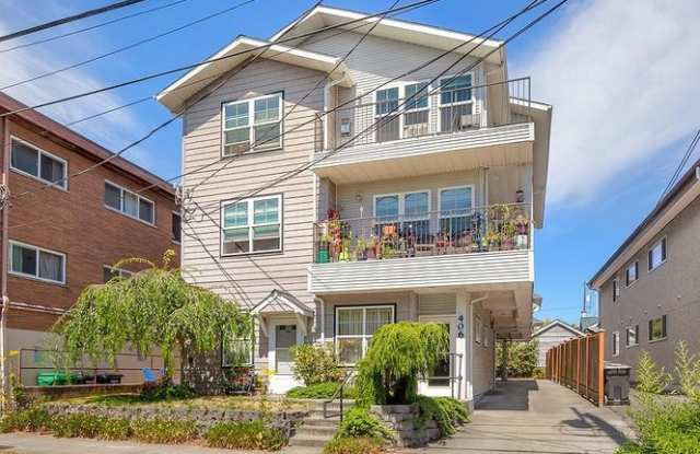 Photo of Fremont/Phinney Ridge 1bd 1bath updated condo!