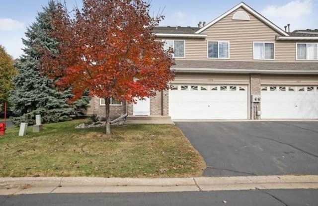 Photo of Very spacious *3Bed*1.5Bath Town Home in Apple Valley- Available Oct 1