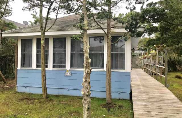 515 Bayberry Walk