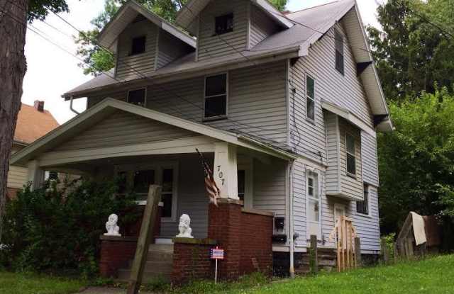 Photo of 705 Hazel Street - 707