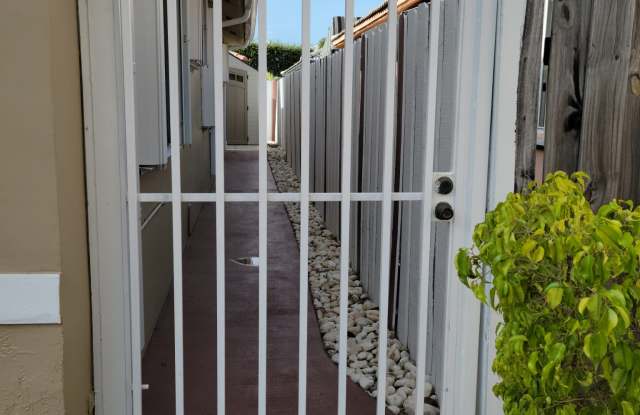 Photo of 9979 Nw 127th St