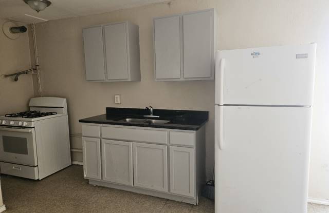 269 North San Joaquin Avenue