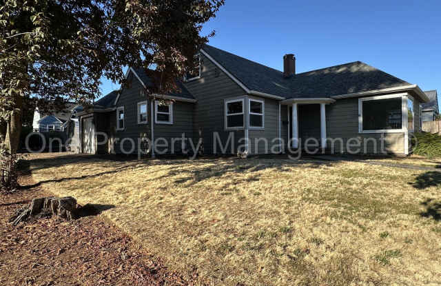 Renovated 3+ Bedroom Charmer Near Downtown