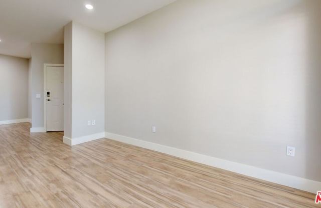 6260 W 3rd St unit: 3-116