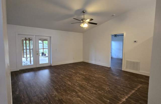 516 Hammond Street Southwest