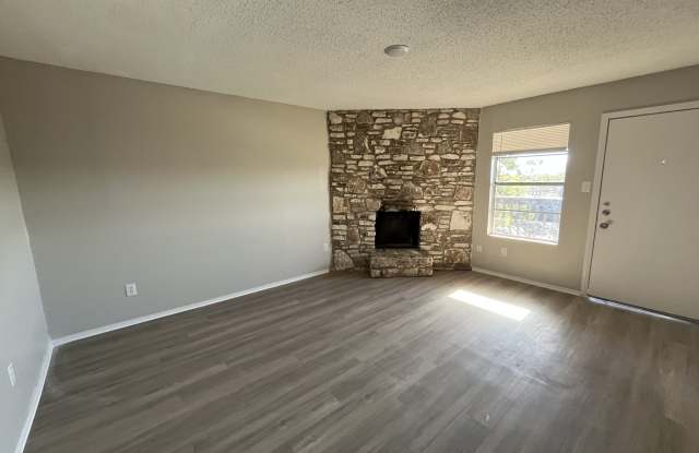 606 Bracewood Circle - C