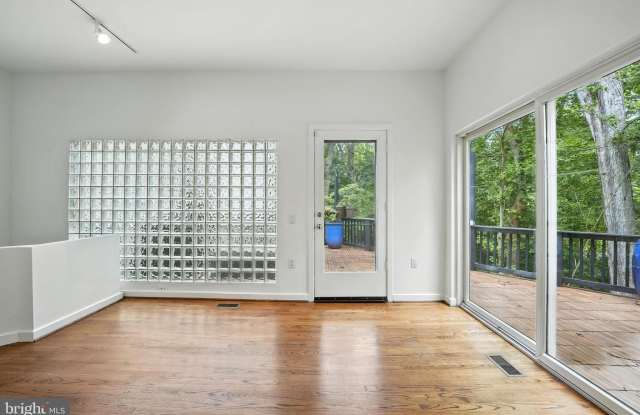 6702 OREGON Avenue NW