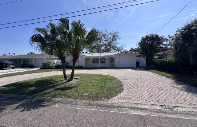 7818 Causeway Boulevard North