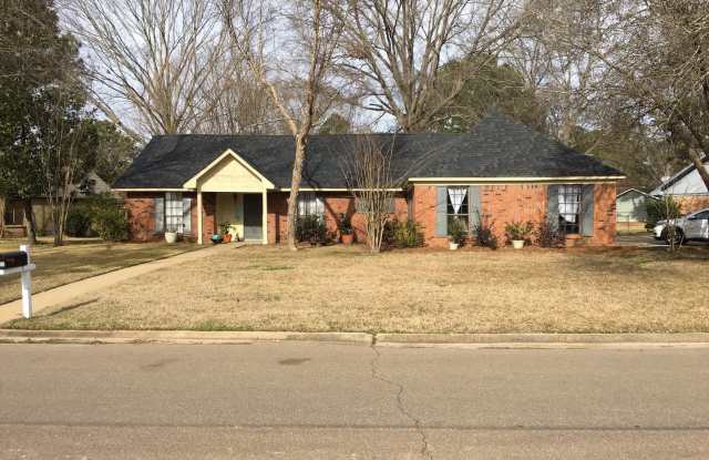 Great 3 Bed / 2 Bath For Rent in Madison