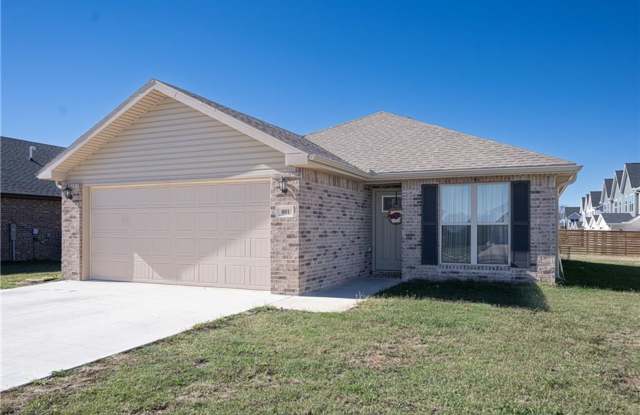 ***801 Robinson Street***