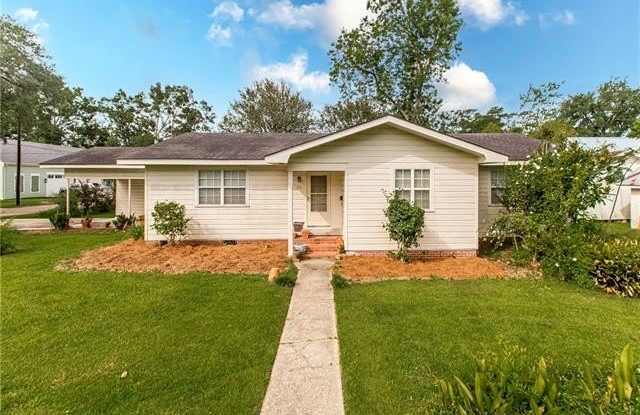 Photo of 301 W 19TH Avenue