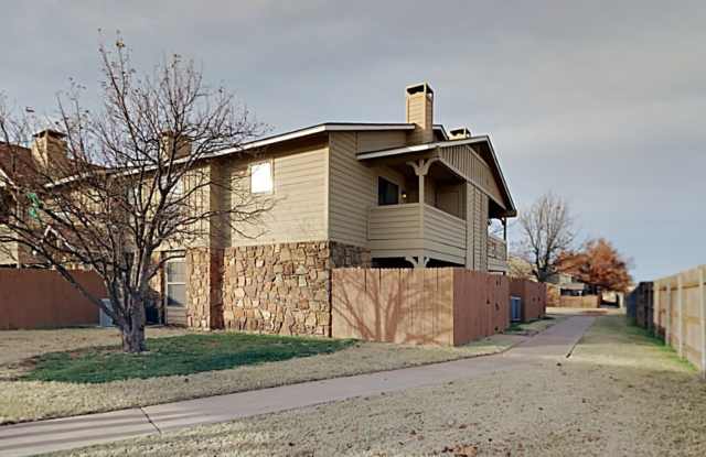 2 Story 2 Bedroom 2.5 Bathroom Condo in North OKC. Close to Turnpike and Quail Springs Mall is within walking distance