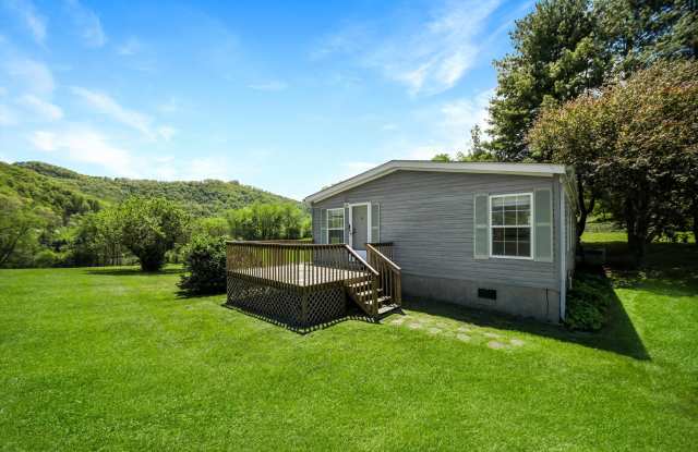 596 Utah Mountain Rd - 596 Utah Mountain Road, Haywood County, NC 28785