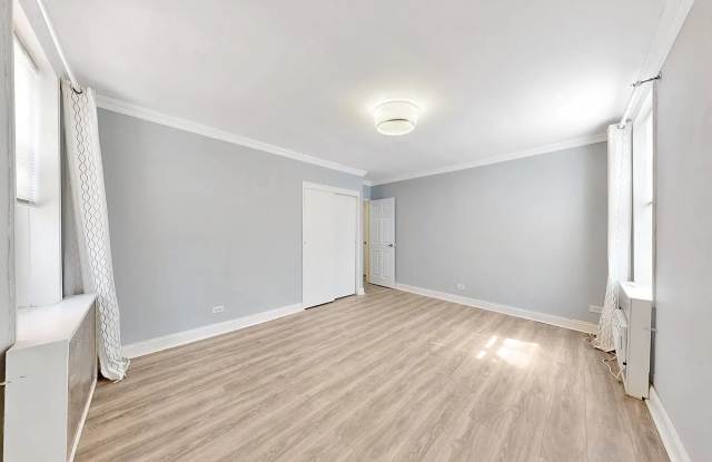 345 Webster Ave Apt 1F