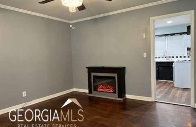 1405 Elizabeth Lane