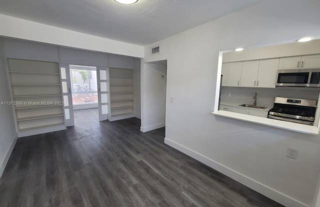 7435 Byron Ave