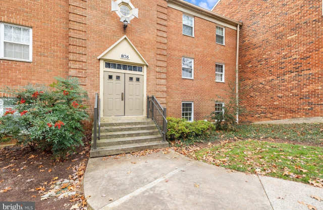 876 COLLEGE Parkway unit: 102