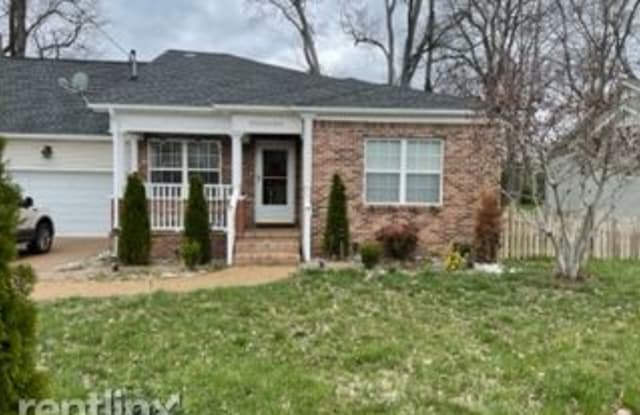 1732 University Dr - 1732 University Drive, Columbia, TN 38401