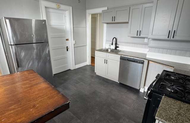 825-827 Westcott Street