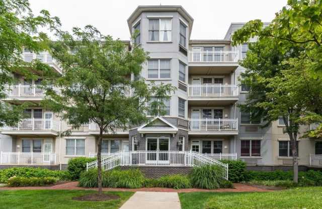 4 CONSTELLATION PL