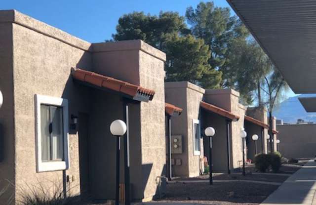 Casitas On Broadway
