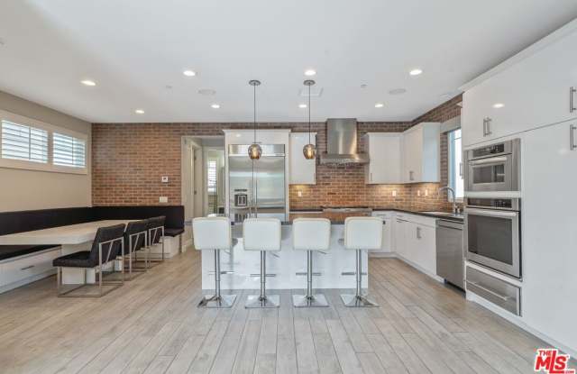 Photo of 12860 S Seaglass Cir