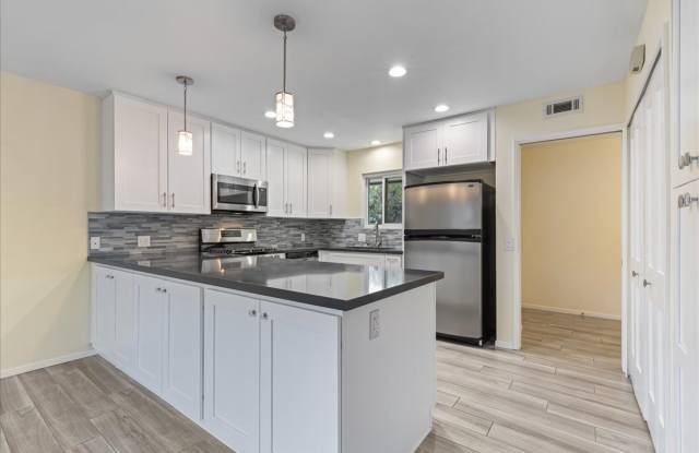 10602 Helendale Avenue