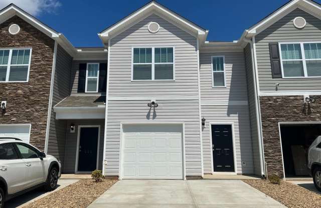 Greer- Brookside Ridge - NEW CONSTRUCTION 3 BR/2.5 BA Townhome with Community Amenities! - 113 Sunriff CT, Greer, SC 29651