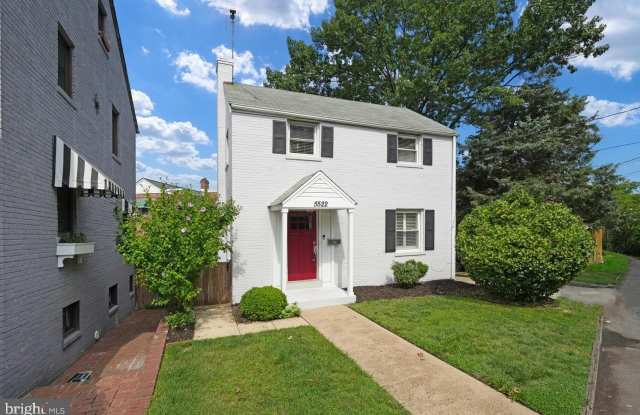 Photo of 5522 BLAIR RD NE