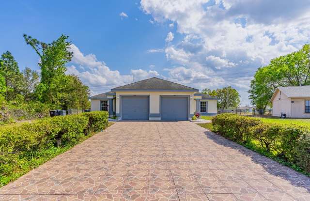 Photo of Modern 3/2 Duplex! Move-In Special – $200 OFF!