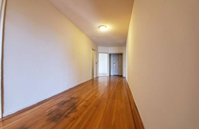 3343 Reservoir Oval West