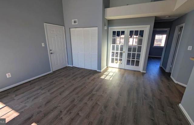 10835 AMHERST AVE #F