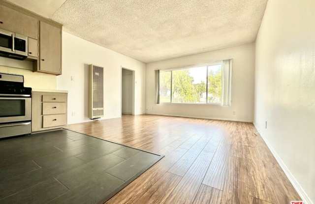 Photo of 127 Loma Vista St unit: 8