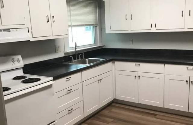 2004-2006 Mayview Ave - 2