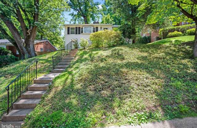 121 WHITMOOR Terrace