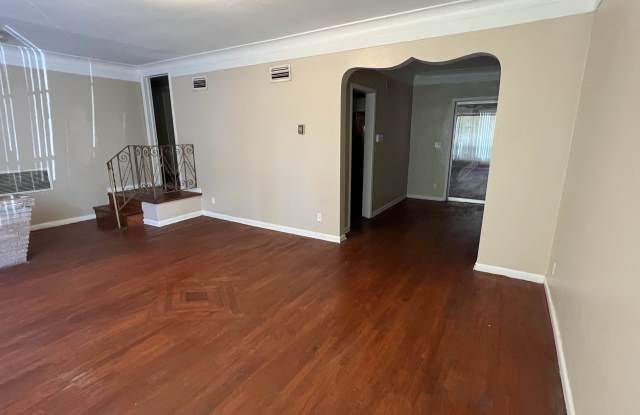 1504 West 24th Street