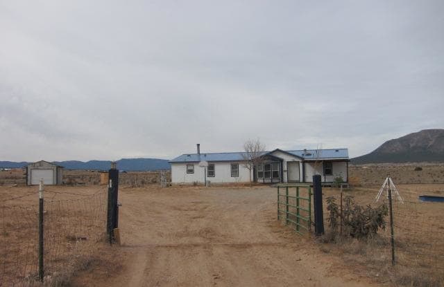 5 FALCON - 5 Halcon De Noche, Edgewood, NM 87015