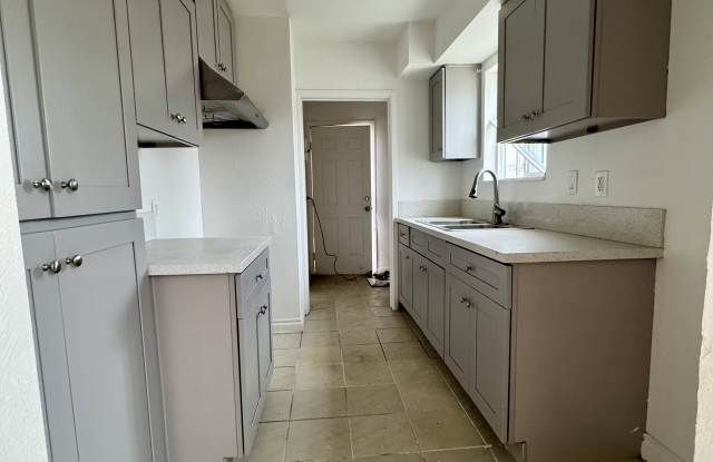 2404 West 62nd Street