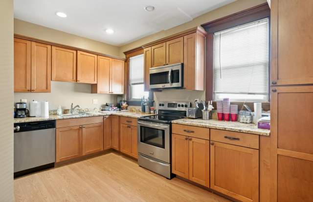 102 West Tompkins Street