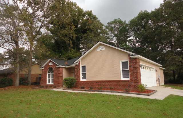 Discover Serenity: Elegant 3-Bedroom Home with Modern Amenities in Valdosta, GA - 4308 Shiloh Trce, Lowndes County, GA 31602