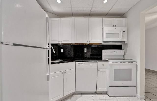 3115 OAKLAND SHORES DR