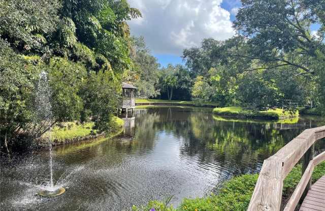 2927 W GANDY BOULEVARD