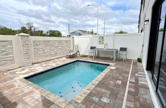 236 VILLA DOMANI CIRCLE