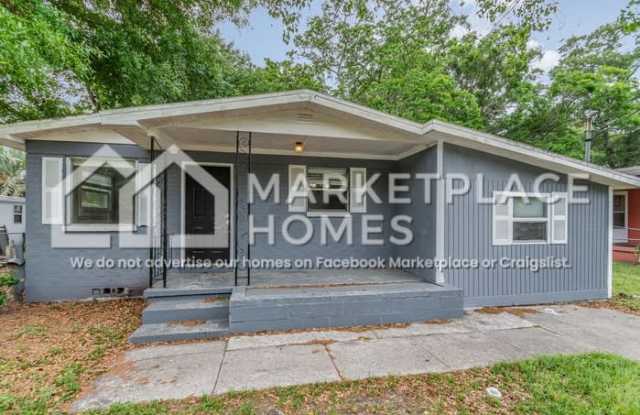 4438 Melvin Circle W