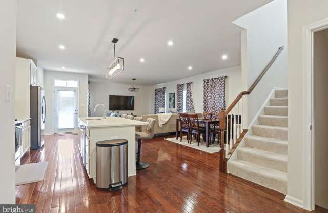 21922 MOORHEN STREET