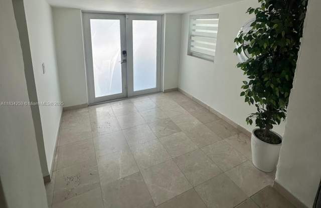 Photo of 17650 NE 19th Ave