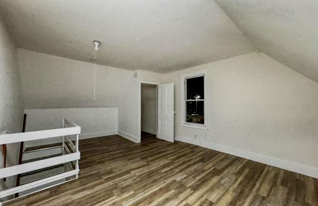 Photo of 314 2ND N unit: 2(Second Floor)