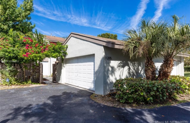 11205 SW 112th St - 11205 Southwest 112th Street, Kendall, FL 33176