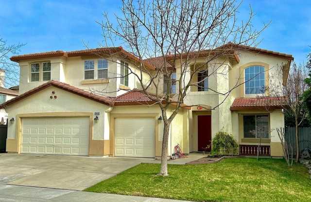 Photo of House For Rent!